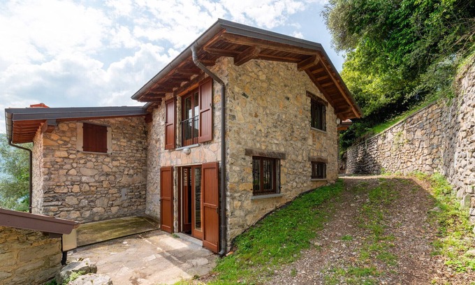 Sala Comacina House | Baita La Lidia by Wonderful Italy