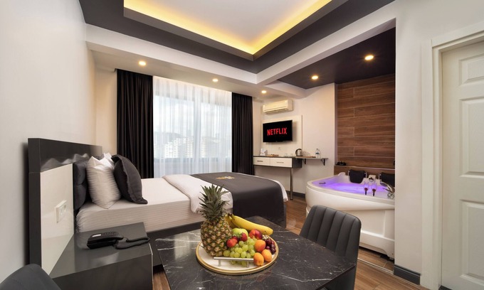 Bakırkoy House | Comfortable Stay at Bakırköy Zeugma Suit with Spa & Family Amenities