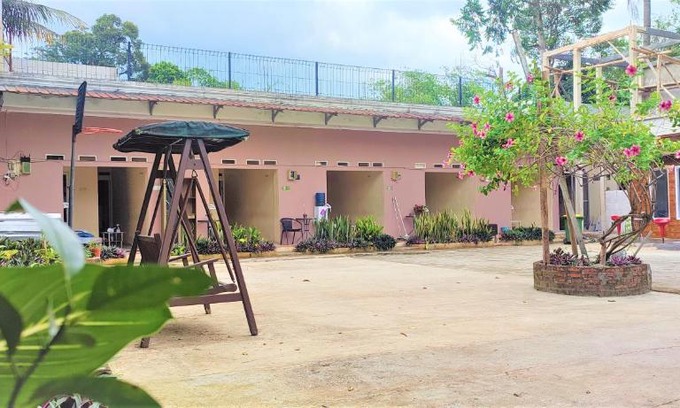 Bogor Selatan Hotel | Welcoming Bakom Inn Syariah: Family-Friendly & Accessible