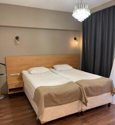 Bakuriani Hotel | Indulge at Bakuriani Inn: Triple Room with Spa & Pool