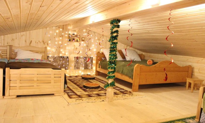 Bakurianis Andeziti Apartment | Bakuriani Residence: Family-Friendly Retreat with Dining Options