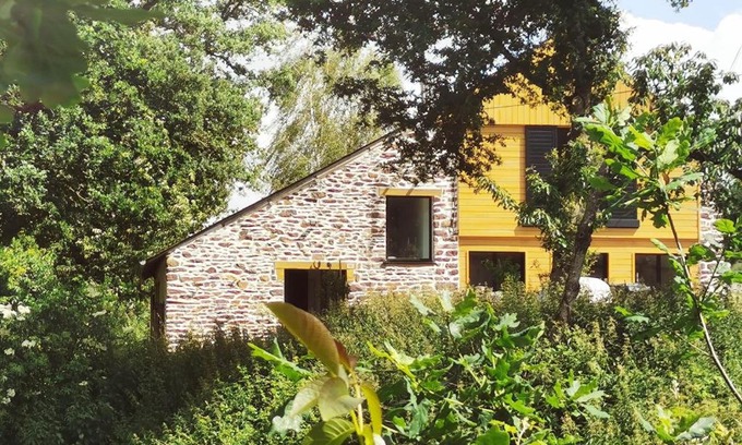 Saint-Gonlay Bed & Breakfast | Enchanting Retreat at Chamber in Brocéliande, 10/10 Rated