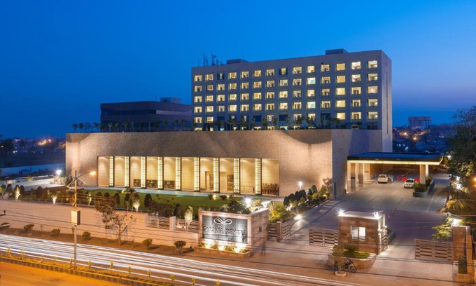 Solapur Hotel | Discover Balaji Sarovar Premiere: 5-Star Spa Retreat