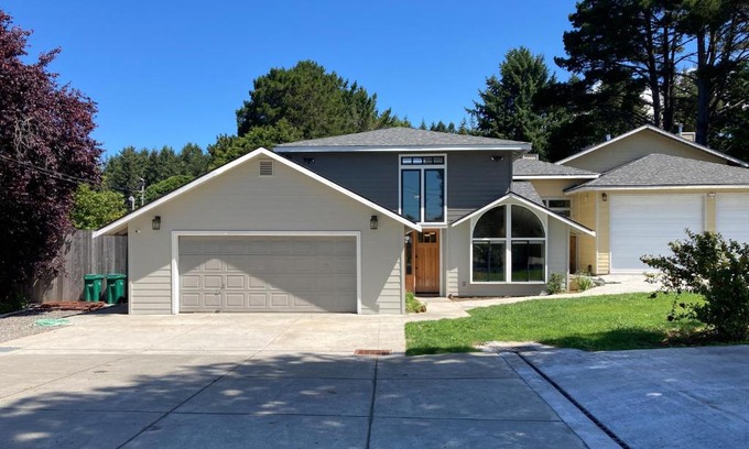McKinleyville House | Family-Friendly Balboa Rendezvous: A Welcoming Retreat