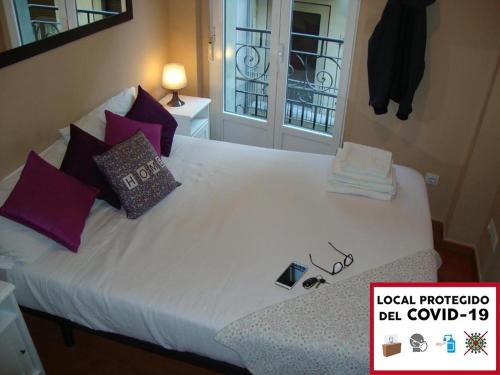 Old Town Apartment | Pet-Friendly Haven at Balcón Curva de Estafeta Centro