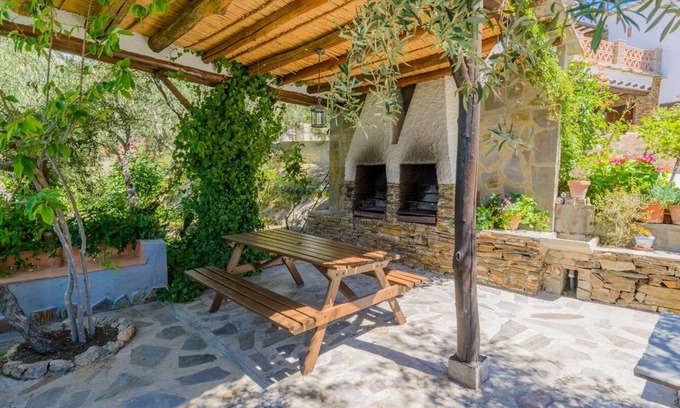 Nechite Villa | Guest Rated 10/10: Balcón de Válor 8 with Spa & Pool