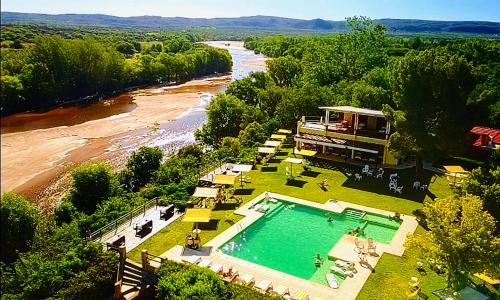 Mina Clavero Hotel | Experience Balcón del Río: A Tranquil Hotel by the River