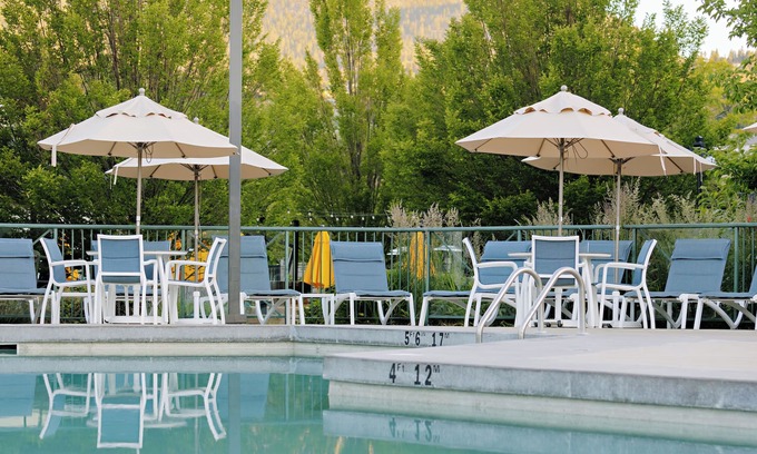 Okanagan-Similkameen Hotel | Experience Balcomo: Exceptional Amenities & 9/10 Guest Rating