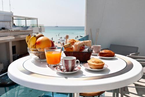 Torre Lapillo Apartment | Family-Friendly Retreat at Balcone Caboto with 9.7 Rating