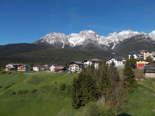 Dosoledo Apartment | Discover Balcone sulle Dolomiti: Family-Friendly Retreat