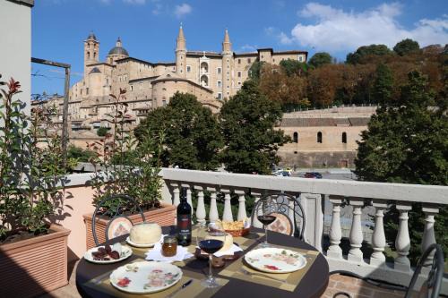 Urbino Apartment | Experience Balcone sulle Meraviglie: 9.4/10 Guest Rated!