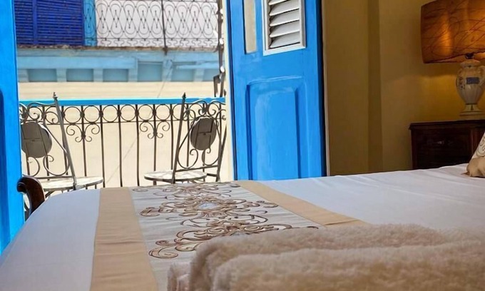 Old Havana House | Delightful Balcones Habana Vieja with Spa and Breakfast