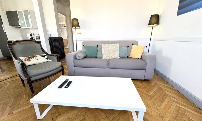 Musicians Quarter Apartment | Oceanfront Balcony Excelsior 1 - Ideal for Family Getaways