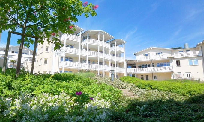 Gohren Apartment | Ocean View Apartment 59: Guest Rated 10/10 with Pool Access