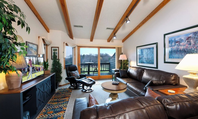Cedar Condo | Scenic Balcony with Lake Michigan & Golf View - Guest Rated 9.8