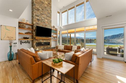 Ardenvoir House | Relax at Bald Eagle Beach with Family-Friendly Amenities
