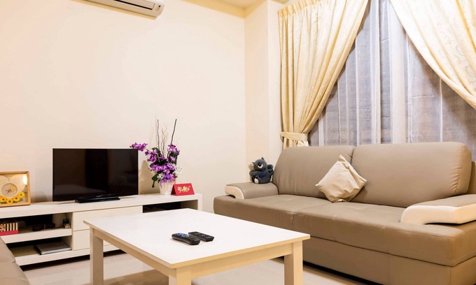 Kampung Terang House | Explore Balik Pulau Central Valley with a Welcoming Kitchen