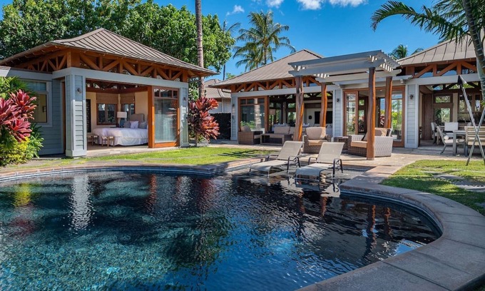 Kamuela House | Experience a Balinese-Style Retreat at Pauoa Beach