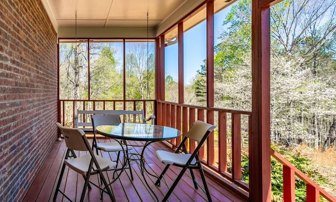 Ball Ground House | Ball Ground Estates: Ideal for Families and Pet Lovers