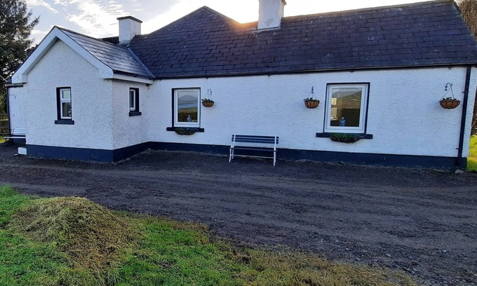 Ballinafad Cottage | Pet-Friendly Ballaghboy Cottage in Beautiful Boyle