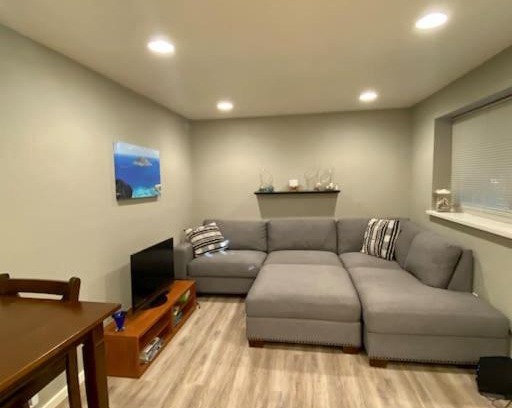 West Woodland Apartment | Cozy Ballard 1 Bedroom Condo with In-Unit Laundry