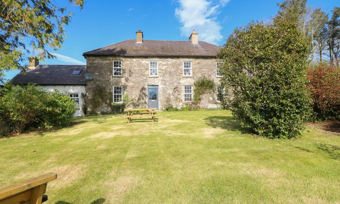 County Waterford Cottage | Ballintlea: Pet Friendly Retreat in Dungarvan, Waterford