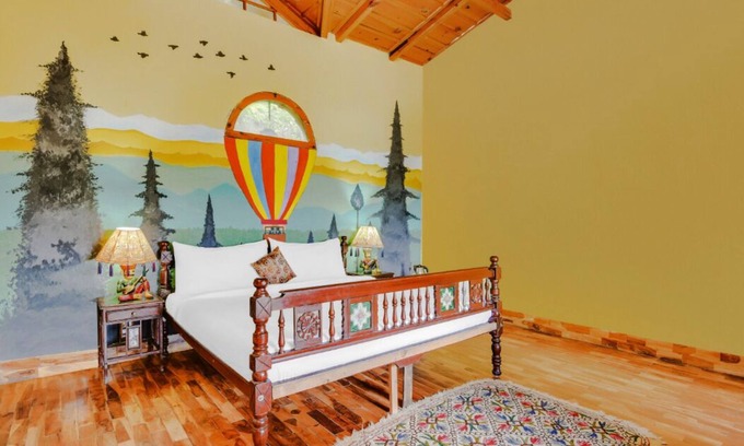 Ramgarh Cottage | Cozy Balloon Room at Arthouse with Breakfast & Kitchen