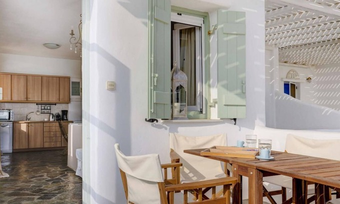 Tinos House | Family-Friendly Ballos for 4 in Exomvourgo with Kitchen