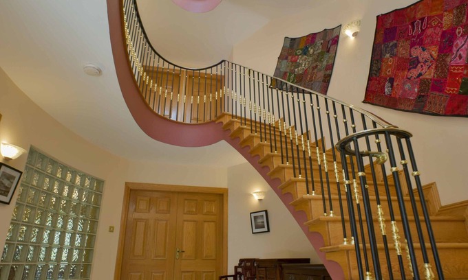 Ballsbridge House | Ideal Retreat in Ballsbridge, Dublin with Spa & Hot Tub