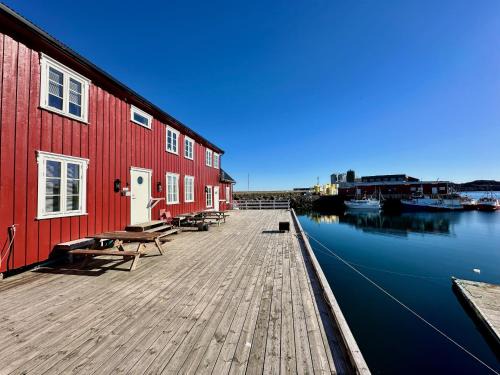 Ballstad Apartment | Idyllic Ballstad Seaside View in Lofoten for Families