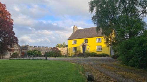 Bushmills House | Elegant Ballylough House: 4-Star Stay with Restaurant Access