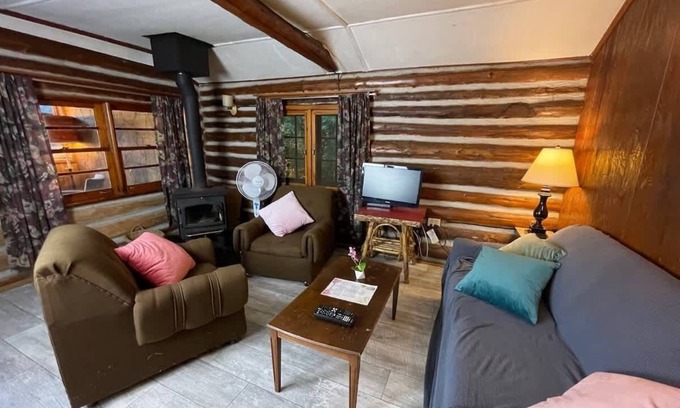 Kawartha Lakes Cabin | Cozy Balsam Lake Villa Cottage: Family-Friendly Retreat
