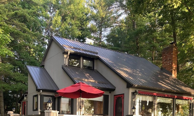Victoria Road House | Experience Adventure & Comfort at Balsam Lake House
