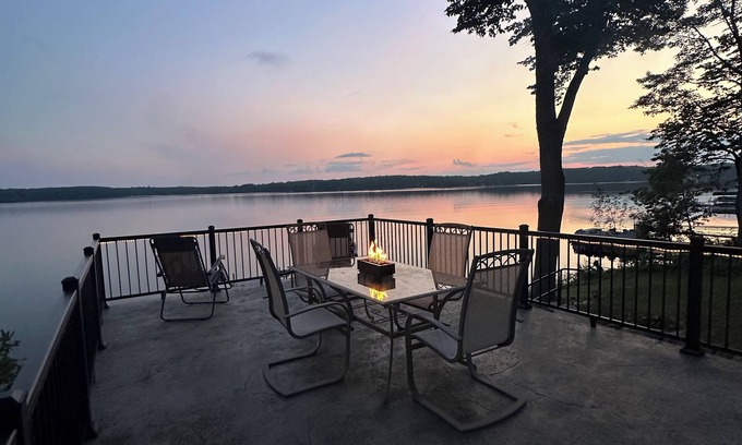Balsam Lake House | Relaxing Balsam Lake Sunset Cabin with Pool and Ocean Views