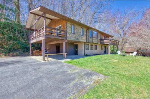 Waynesville House | Exceptional Balsam View: Guest Rated 9.7 with Pool & Pets