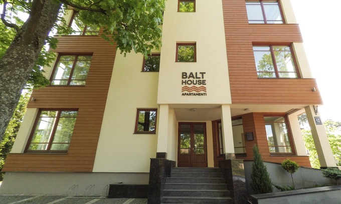 Jurmala Apartment | Discover BaltHouse: Oceanfront Bliss with Perfect Ratings
