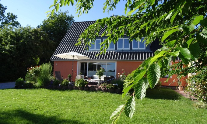 Groquern House | Family-Friendly Foerde Holiday Home with Oceanfront Views