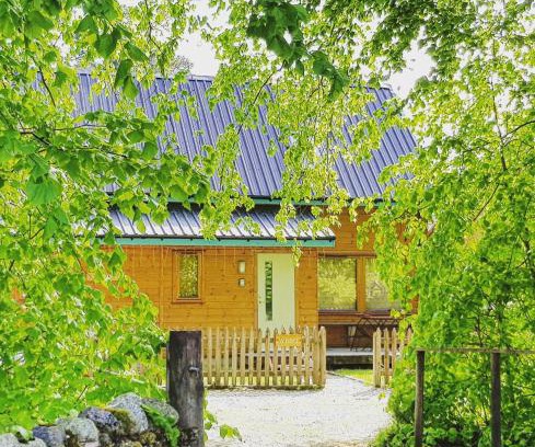 Newtonmore House | Experience Baltinna West: Pet Friendly & Guest Rated 10/10