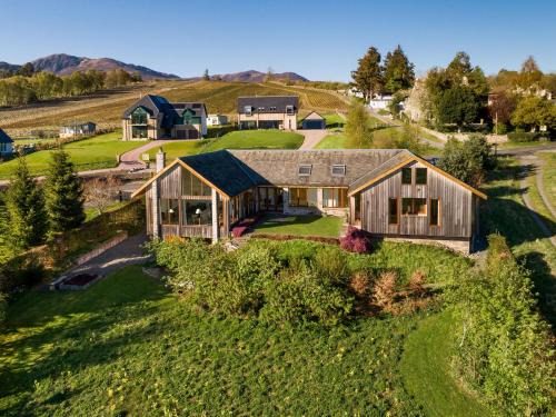 Pitlochry House | Experience Balvaig: 5-Star Stay with Family-Friendly Amenities