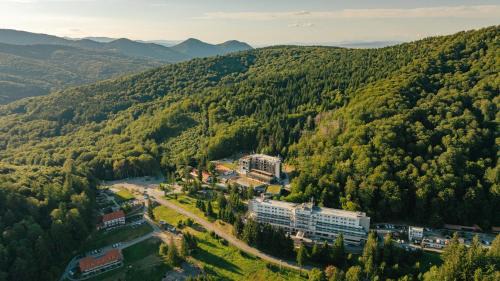 Baile Balvanyos Hotel | Balvanyos Resort: Relaxing Getaway with Spa & Ocean Views