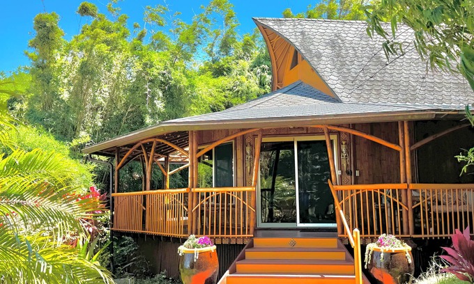 Haiku Cottage | Experience Bamboo Bliss: Oceanfront Views and Relaxing Spa