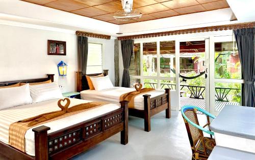 Ranong Resort | Oceanfront Bamboo Bungalows with Pet-Friendly Amenities
