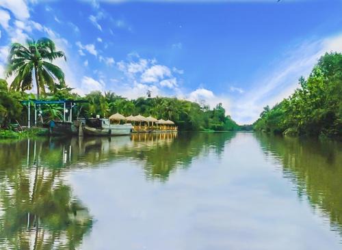 Phong Dien House | Eco-Friendly Bamboo Village with Ocean Views & Pool Access