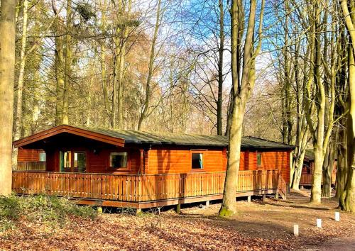 Kenwick House | Bamboo Retreat: Rated 9.4/10 with Spa and Hot Tub Access