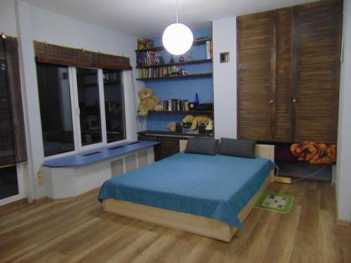 Darnyckyj Apartment | Discover Bambukovyi Gai: Pet-Friendly with Ocean Views