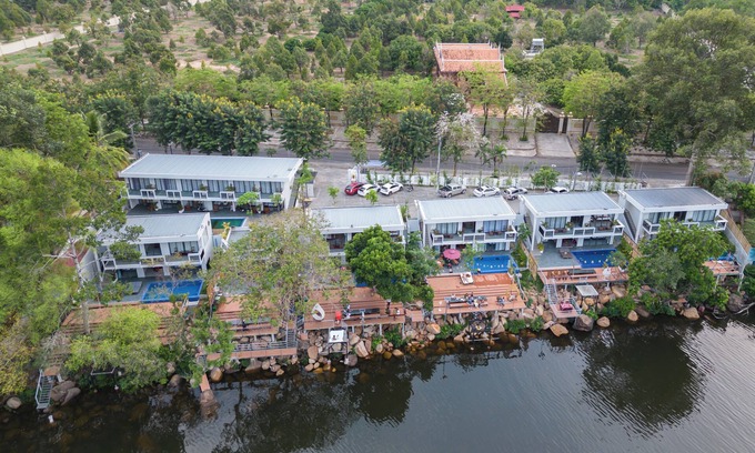 Kampot House | Inviting Ban Ban Resort TeukChhou with Pool & Breakfast