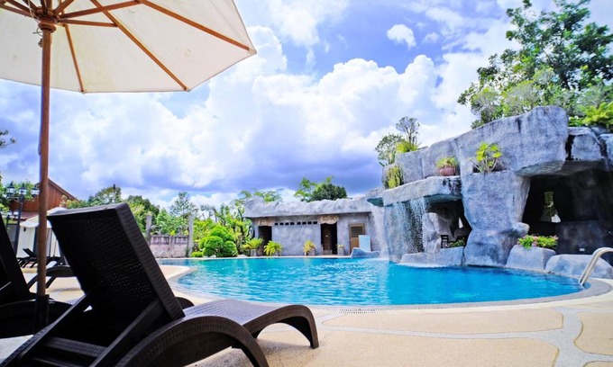 Ban Na Faek Resort | Discover Ban Suansin: Family-Friendly Stay with Pool & More