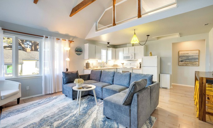 Bandon House | Cozy Bandon Beach House: Steps from Downtown & Ocean Views!