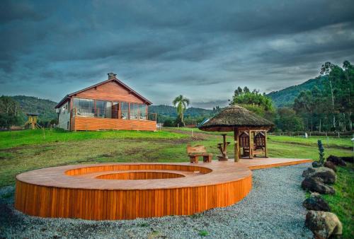 Santa Maria do Herval Ski Chalet | Discover BANGALÔS REFÚGIO DO VALE: Rated 9.5/10 with Ocean Views