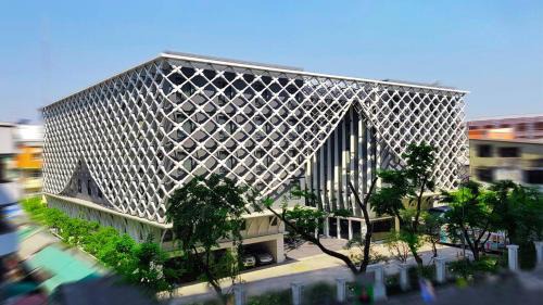 Thung Phaya Thai Hotel | Explore Bangkok Midtown Hotel: Pool, Spa & Family Friendly